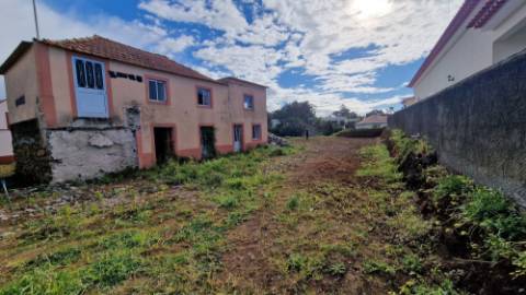 Moradia T4 para Recuperar nos Prazeres - Calheta