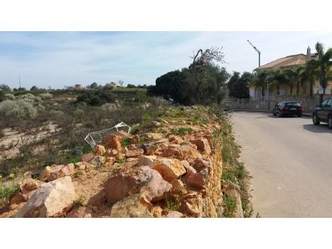 Terreno para construção de 11 Moradias com piscina. PIP aprovado!