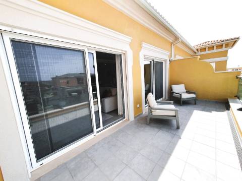 T2 Lagos com Segurança 24H Golf Piscina Ginásio Jacuzzi e Garagem