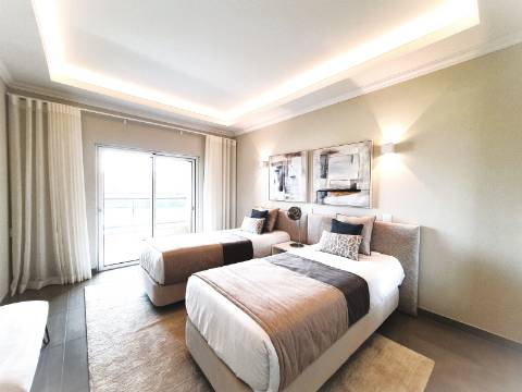 T2 Lagos com Segurança 24H Golf Piscina Ginásio Jacuzzi e Garagem