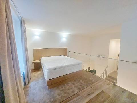 Loft novo T1 +T0 em Gaia, junto ao Douro