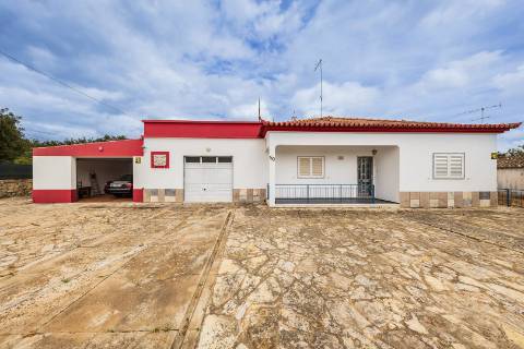 Moradia com 3 quartos em Bordeira - Santa Bárbara de Nexe