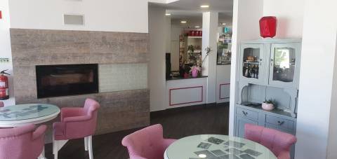 Moradia com espaço comercial em Viana do Castelo - oportunidade de investimento