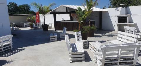 Moradia com espaço comercial em Viana do Castelo - oportunidade de investimento