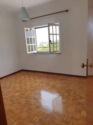 Moradia com espaço comercial em Viana do Castelo - oportunidade de investimento