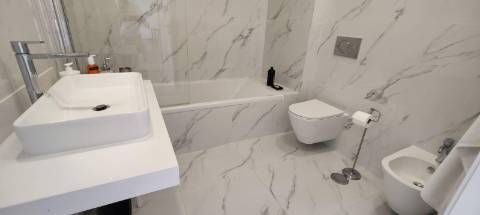 Excelente apartamento T2 Novo em condomínio fechado com Piscina e lugar de garagem.