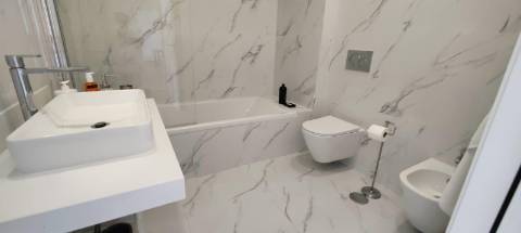 Excelente apartamento T2 Novo em condomínio fechado com Piscina e lugar de garagem.