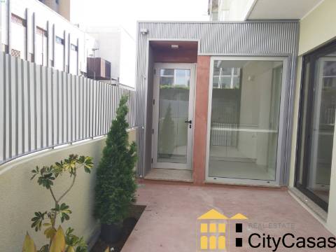 T3 com Pátio e Garagem | à Av. da Boavista