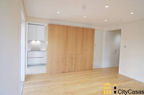 T3 com Pátio e Garagem | à Av. da Boavista