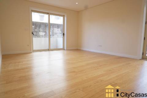 T3 com Pátio e Garagem | à Av. da Boavista