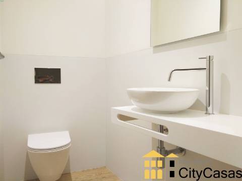 T3 com Pátio e Garagem | à Av. da Boavista