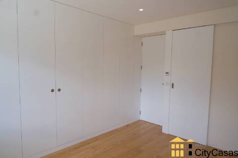 T3 com Pátio e Garagem | à Av. da Boavista