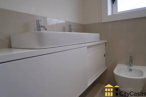 T3 com Pátio e Garagem | à Av. da Boavista