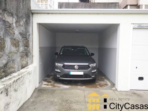 T3 com Pátio e Garagem | à Av. da Boavista