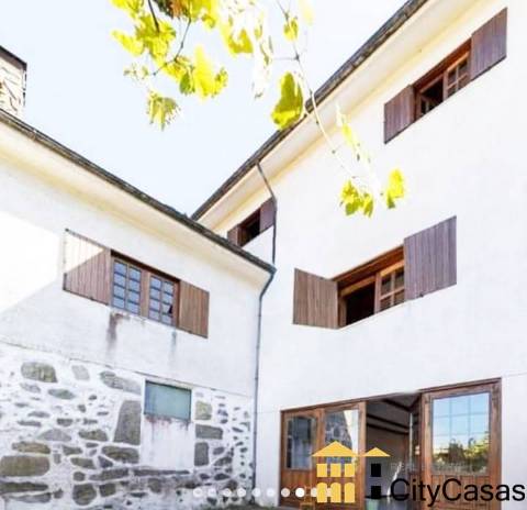 Quinta de 3060 m2 com Moradia T5 | Roriz, Santo Tirso