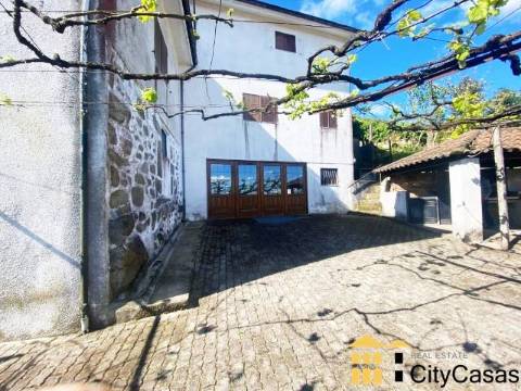 Quinta de 3060 m2 com Moradia T5 | Roriz, Santo Tirso