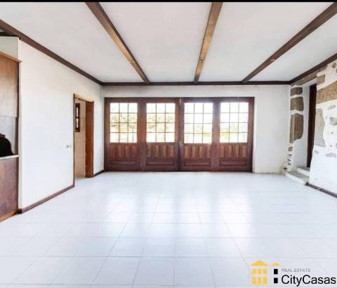 Quinta de 3060 m2 com Moradia T5 | Roriz, Santo Tirso