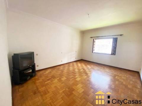 Quinta de 3060 m2 com Moradia T5 | Roriz, Santo Tirso