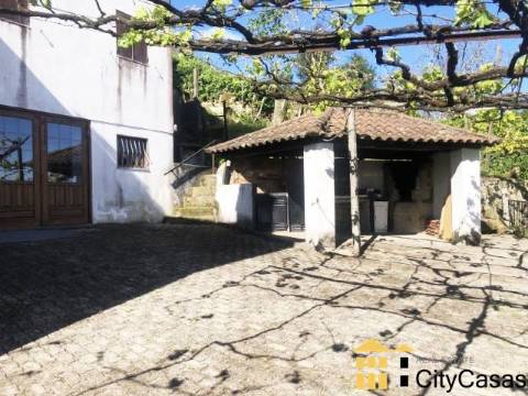 Quinta de 3060 m2 com Moradia T5 | Roriz, Santo Tirso