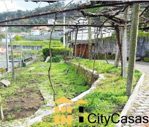 Quinta de 3060 m2 com Moradia T5 | Roriz, Santo Tirso