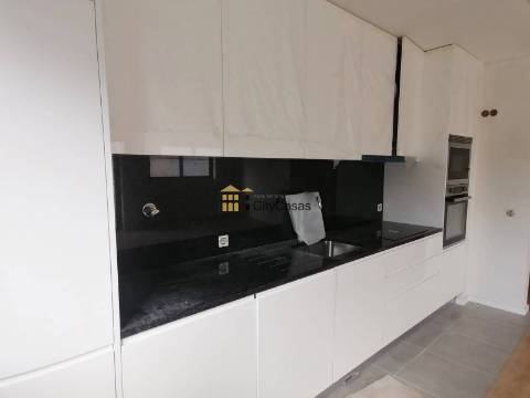 Andar-Moradia T3+1 Novo em Baguim