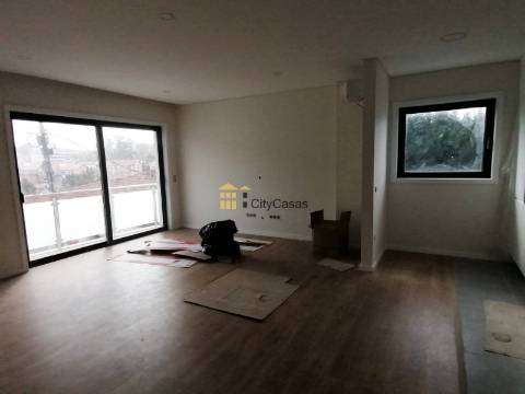 Andar-Moradia T3+1 Novo em Baguim