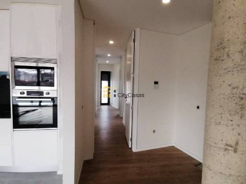 Andar-Moradia T3+1 Novo em Baguim