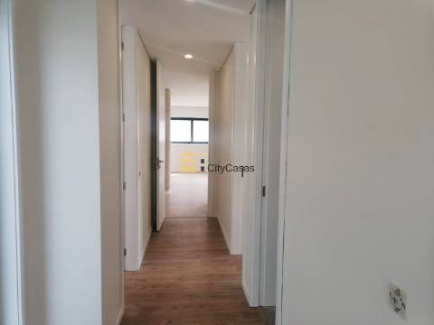 Andar-Moradia T3+1 Novo em Baguim