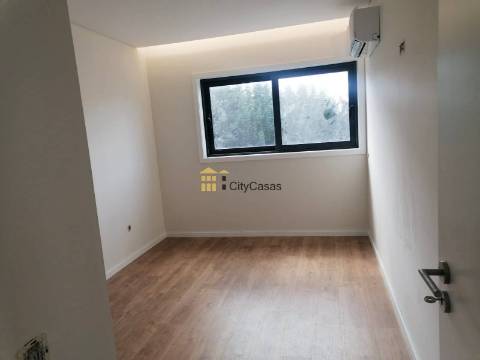 Andar-Moradia T3+1 Novo em Baguim