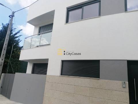 Andar-Moradia T3+1 Novo em Baguim