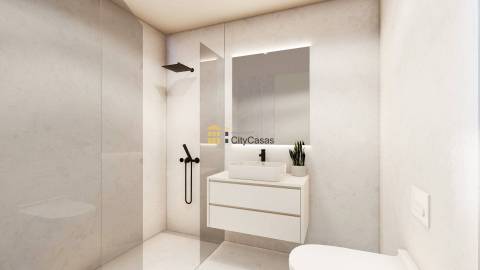 T3 Novo com L. de Garagem e Varanda