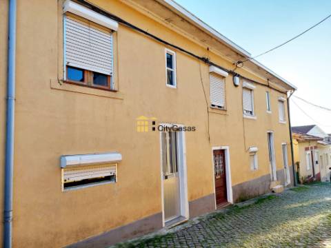 Moradia Bi familiar (T2+T2) em Ermesinde