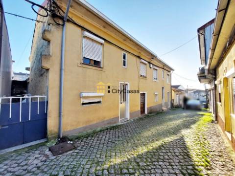 Moradia Bi familiar (T2+T2) em Ermesinde