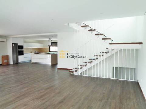 Moradia Nova de 4 Frentes | Valongo