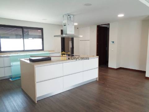 Moradia Nova de 4 Frentes | Valongo