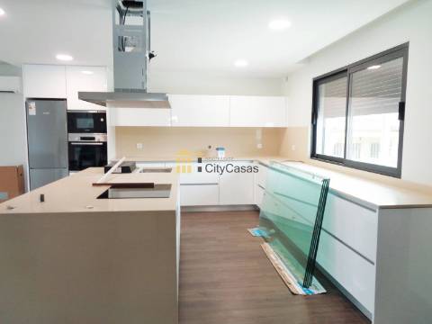 Moradia Nova de 4 Frentes | Valongo