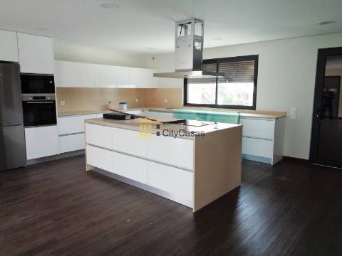 Moradia Nova de 4 Frentes | Valongo