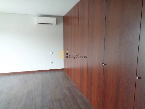 Moradia Nova de 4 Frentes | Valongo