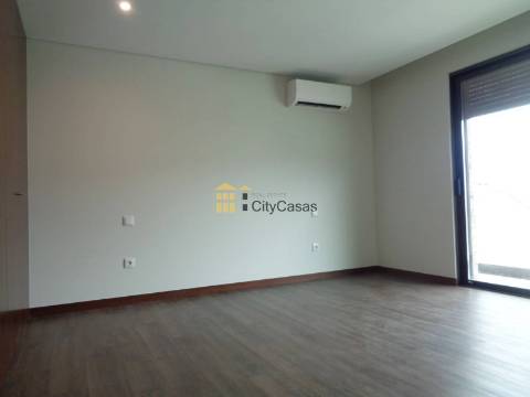 Moradia Nova de 4 Frentes | Valongo