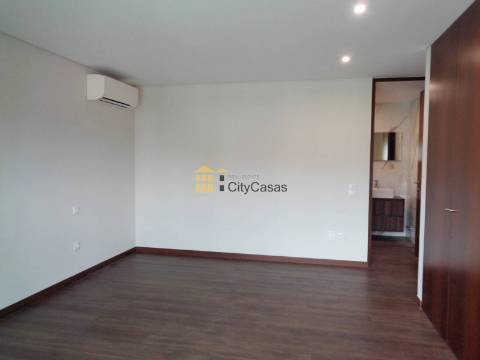 Moradia Nova de 4 Frentes | Valongo