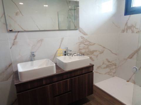 Moradia Nova de 4 Frentes | Valongo