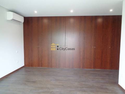 Moradia Nova de 4 Frentes | Valongo