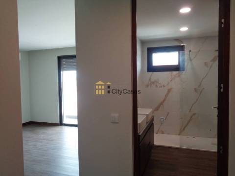 Moradia Nova de 4 Frentes | Valongo