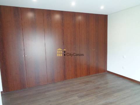 Moradia Nova de 4 Frentes | Valongo