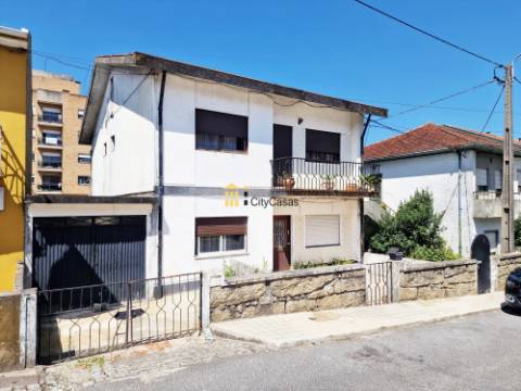 Moradia Bifamiliar (T3+T3) com Terreno | Valongo