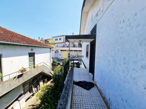 Moradia Bifamiliar (T3+T3) com Terreno | Valongo