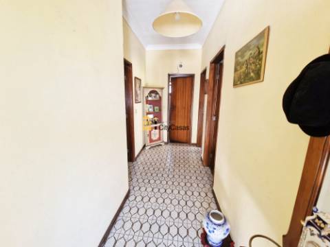 Moradia Bifamiliar (T3+T3) com Terreno | Valongo