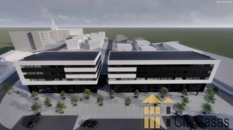 T3 Novo com L. de Garagem e Varanda