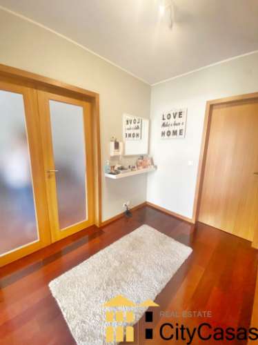 T4 Renovado - Metro da Venda Nova (Cidade Jovem)