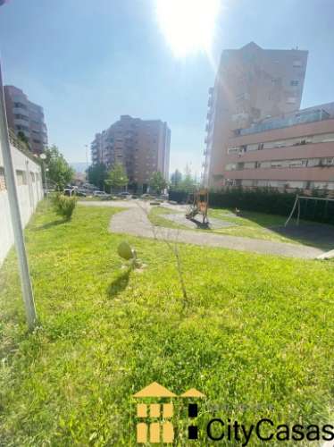 T4 Renovado - Metro da Venda Nova (Cidade Jovem)